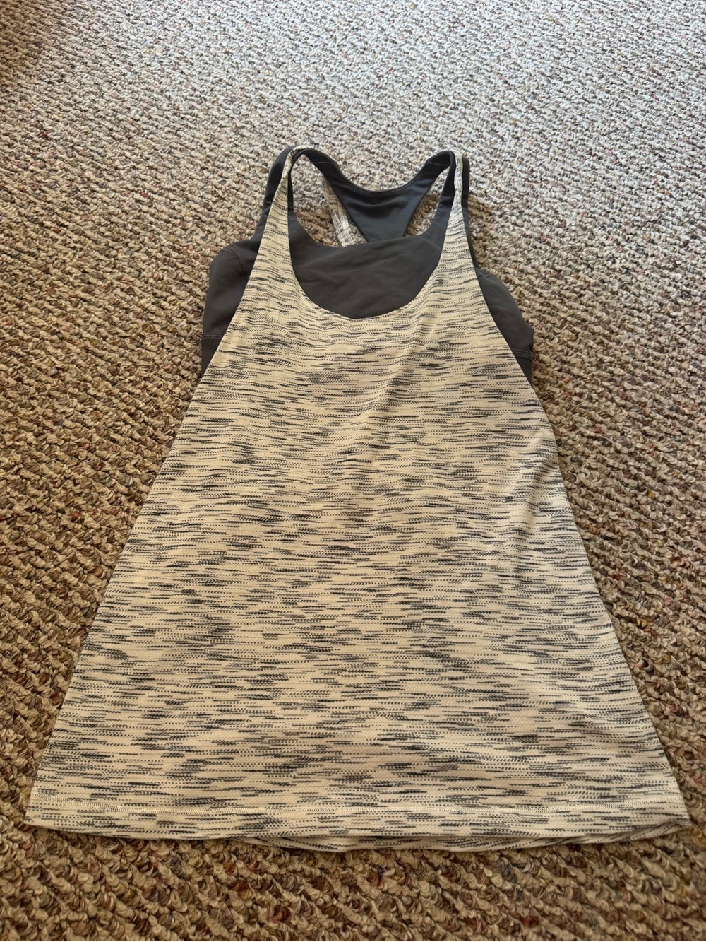 Lululemon tank top size 6